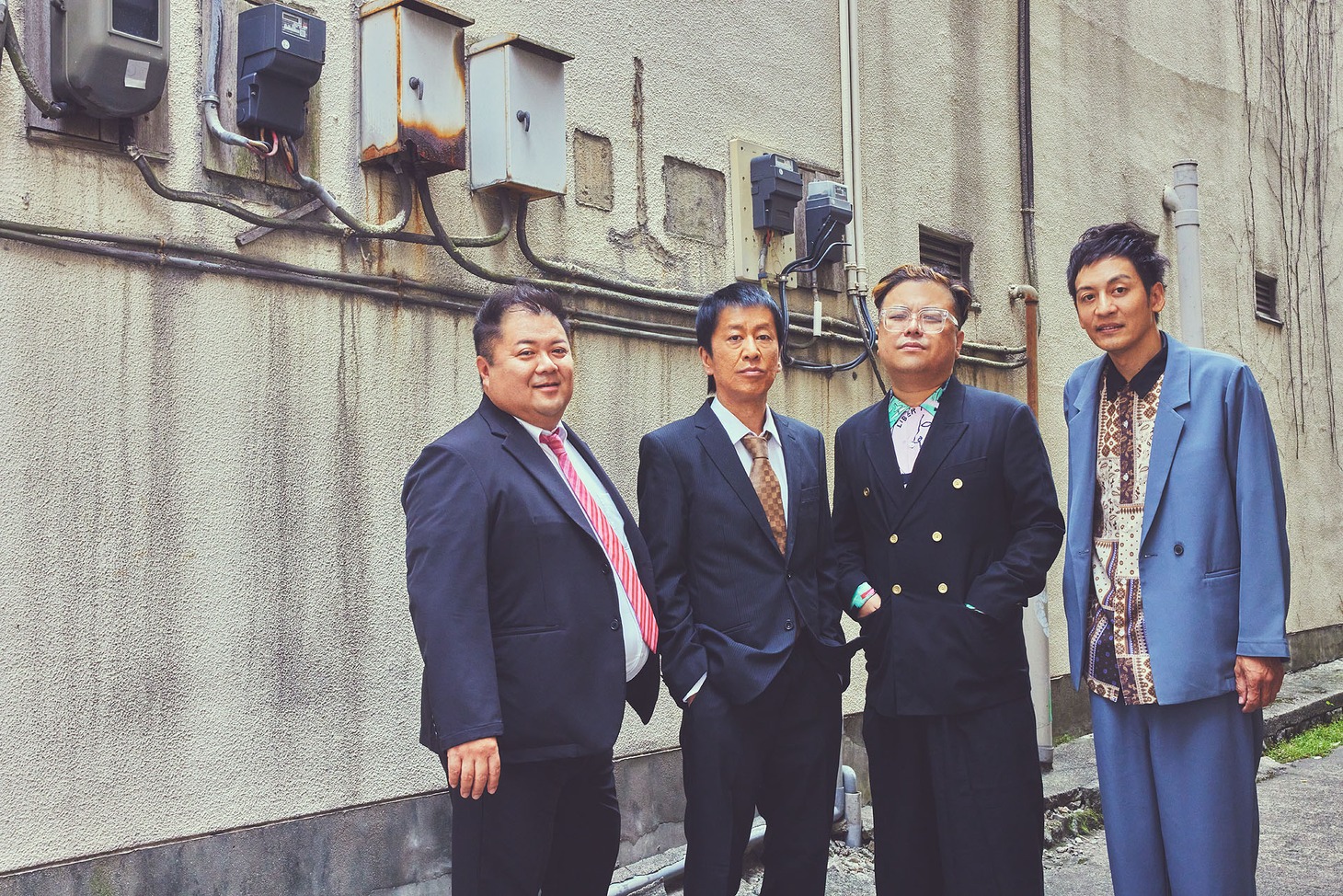 公式本「M-1グランプリ大全2001-2024」より、ブラックマヨネーズととろサーモン