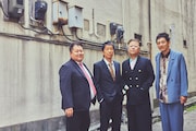 公式本「M-1グランプリ大全2001-2024」より、ブラックマヨネーズととろサーモン