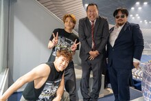 左から中務裕太、小森隼、とにかく明るい安村、タイムマシーン3号・関