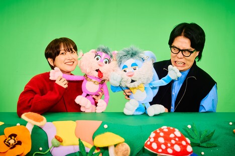 「みんなテレビ」に出演するラランド・サーヤ、令和ロマンくるま