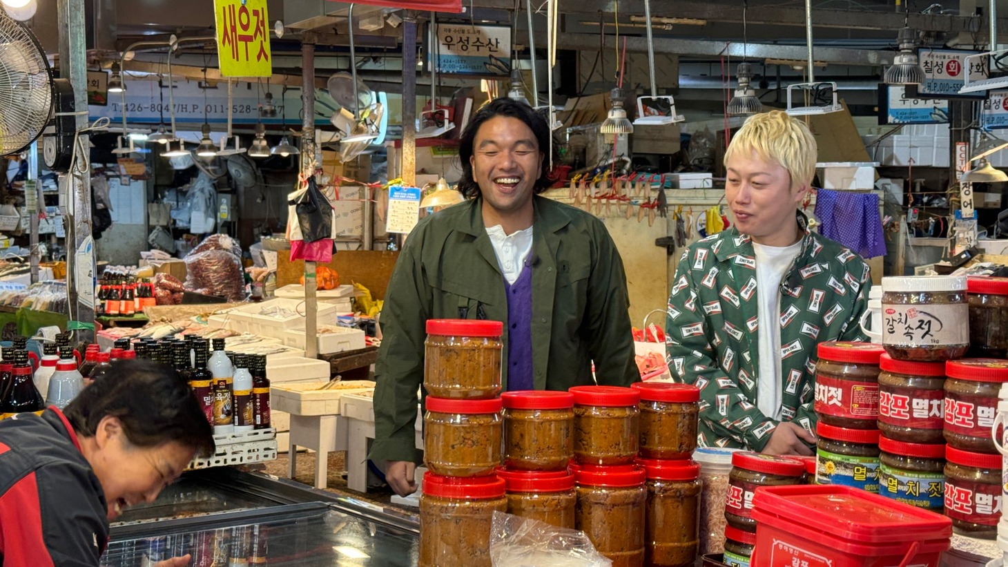 「見取り図＆山之内すずが行く！韓国・朝から晩まで早歩きツアー」のワンシーン