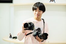 「加賀翔 芸人地図 Photo Exhibition」を訪れたかが屋・加賀