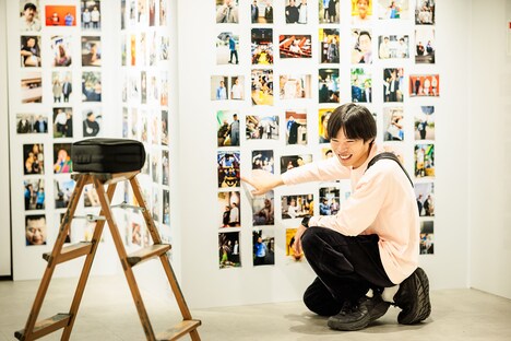 思い出の写真を振り返るかが屋・加賀