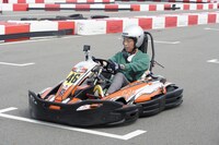 「モモコのフットマップみ～よ！」のロケに参加するフットボールアワー