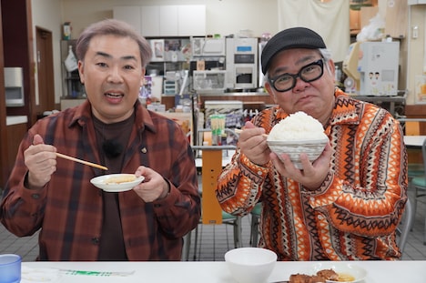 「モモコのフットマップみ～よ！」のロケに参加する（左から）フットボールアワー岩尾、兵動大樹