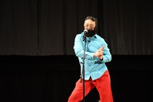 斎藤工にぜひ見せたいというネタを披露する永野