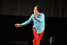 人前で初めてやるというネタを披露する永野