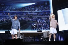 「三四郎のオールナイトニッポン10周年記念 バチボコプレミアムライブ in 日本武道館」の様子