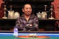 「酒のツマミになる話」に出演する大悟（千鳥）。