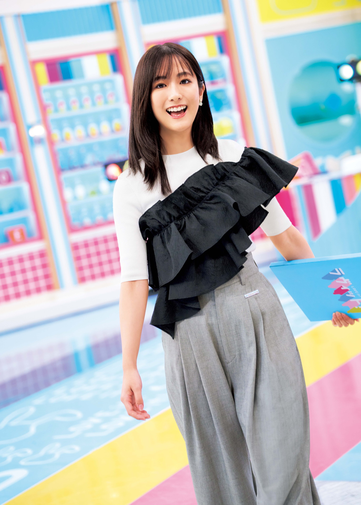 「週刊ヤングジャンプ」の「ラヴィット！」とのコラボ号に登場する田村真子アナ (c)藤城貴則 / 集英社