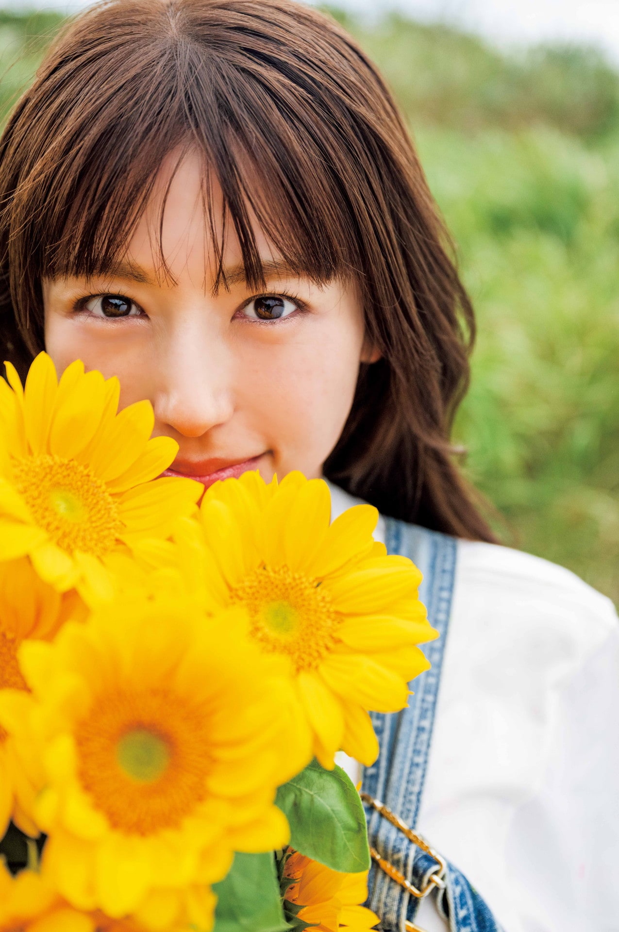 かが屋加賀が若槻千夏のグラビア撮影「ラヴィット！」週刊ヤングジャンプコラボ号が本日発売