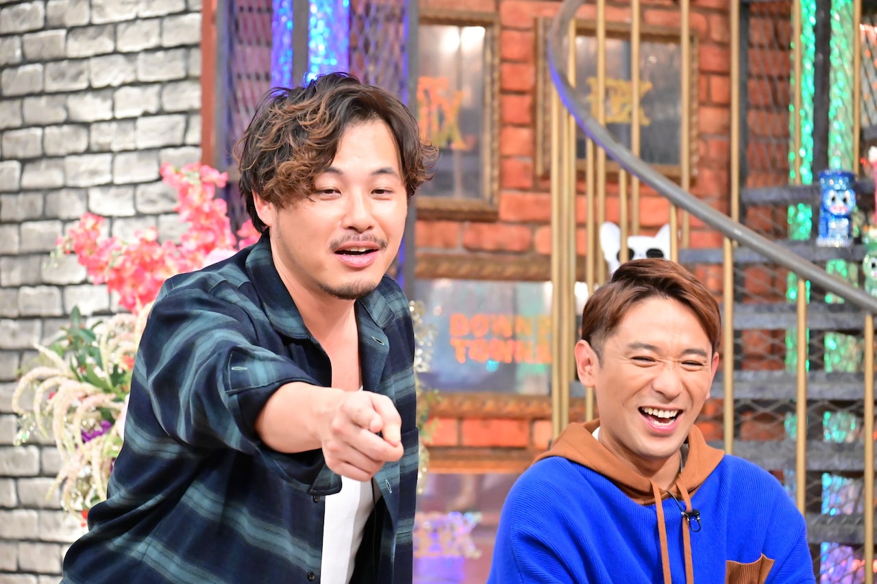 下着姿のアルピー平子のM字開脚が朝食写真に写り込んでしまった話