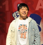 「R-1ぐらんぷり2016」開催発表会見に登場したエハラマサヒロ