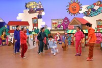 「火曜は全力！華大さんと千鳥くん」のワンシーン