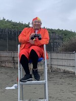 「監視員 秋山」に出演するロバート秋山