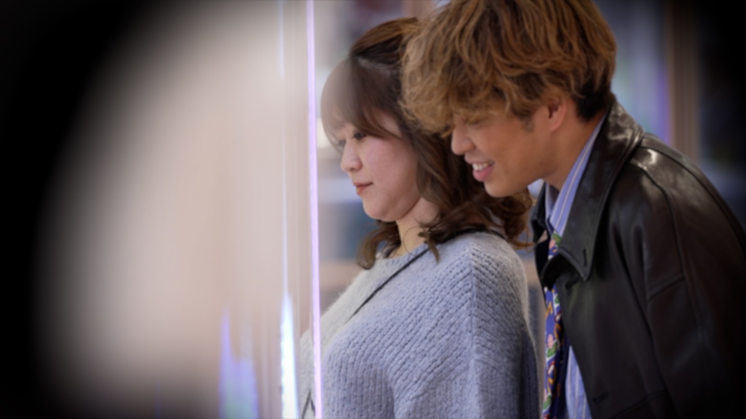 紅しょうが稲田が出演する「密会×芸人」のワンシーン