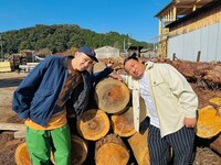 奈良・吉野町を訪れる柄本佑とロバート秋山