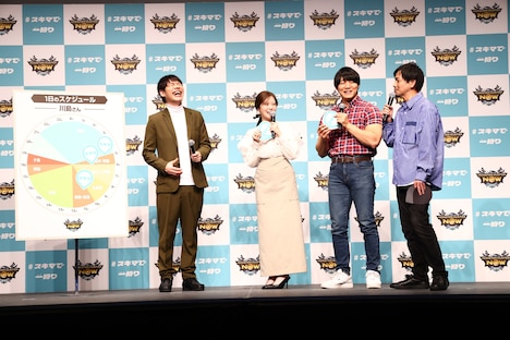 「モンスターハンターNow」の新CM発表会に登壇した（左から）麒麟・川島、白石麻衣、かけおち・青木マッチョ、次長課長・井上