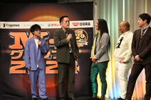 ファイナリスト会見でトークするエバース