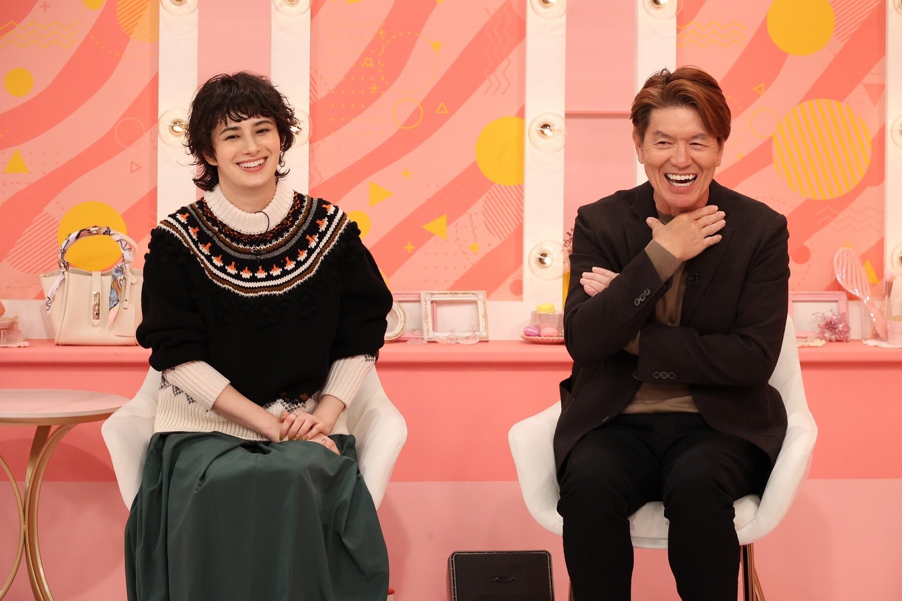 山田邦子、そば通ならではの楽しみ方をチョコプラらに披露 特製レモン