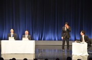 前回の公演「全然うまくいかない」の様子（写真提供：吉本興業）