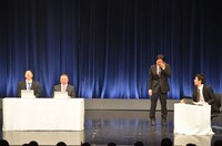 前回の公演「全然うまくいかない」の様子（写真提供：吉本興業）