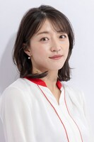 「紅白ウラトークチャンネル」の司会を担当する赤木野々花（NHKアナウンサー）(c)NHK