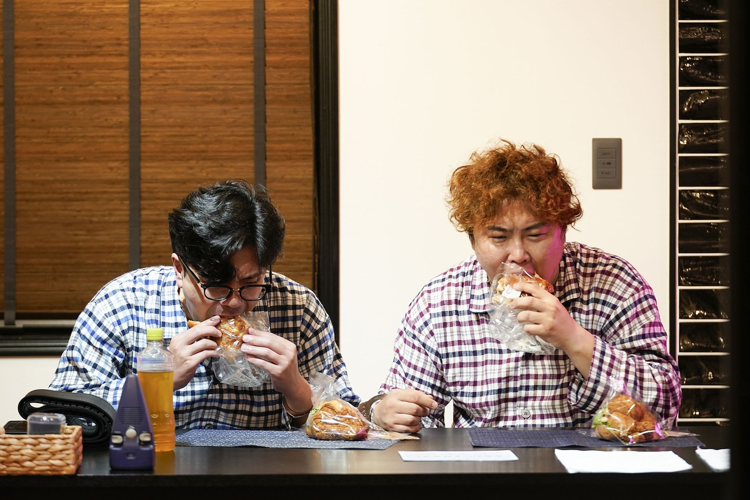 朝食をとるマユリカ