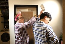 ドライヤーで髪を乾かすマユリカ