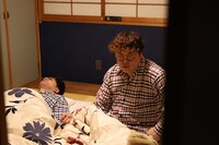 寝床につくマユリカ