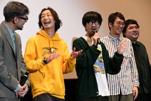 GAG（中央の3人）