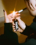 ラランド新グッズ「サーヤ特番 Official Lighter」