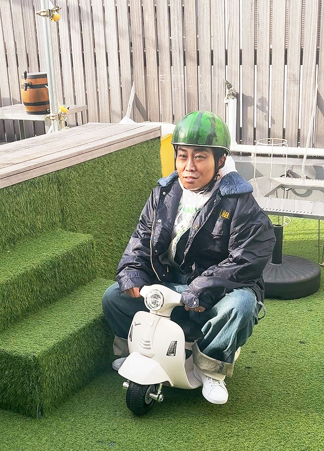 「出川哲朗の充電させてもらえませんか？」をモノマネするキンタロー。