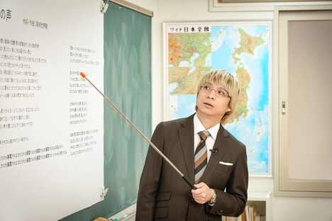 歌詞を解説する尾崎世界観