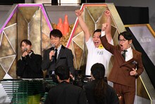 スタミナパンに勝利して喜ぶインディアンス