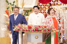 左からサンドウィッチマン、上沼恵美子