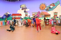 「火曜は全力！華大さんと千鳥くん」のワンシーン