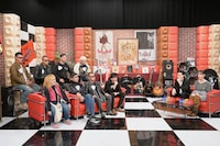 「粗品と本田翼と信者たち」MCの霜降り明星・粗品と本田翼、長渕剛の熱狂的ファンたち