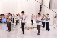 「笑いの総合格闘技！千原ジュニアの座王 聖夜の細身センスメガネSP」のワンシーン