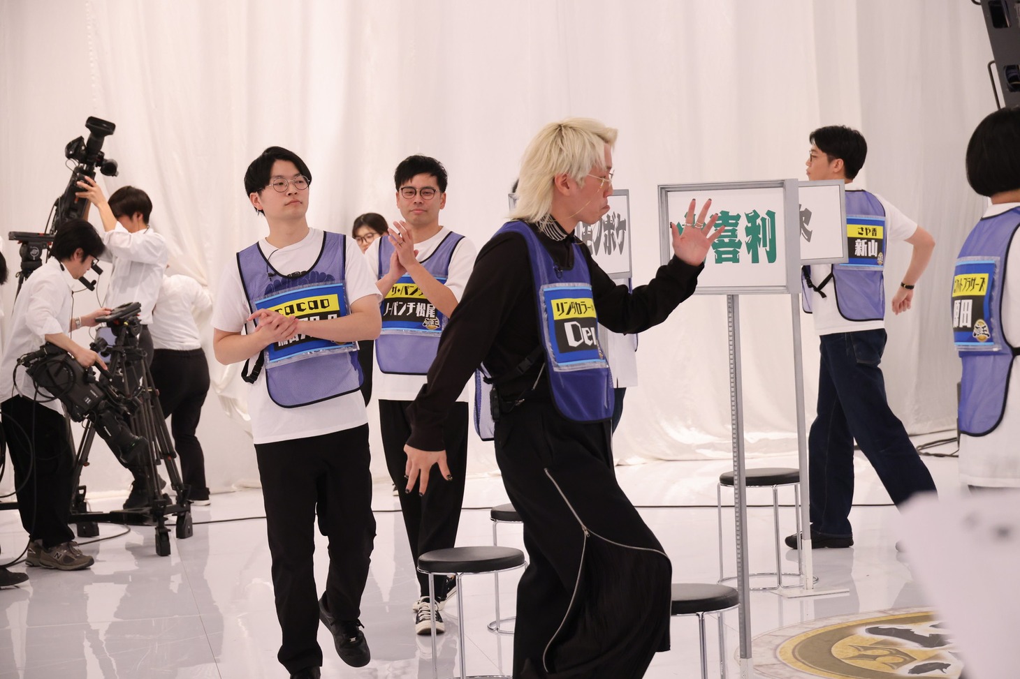 「笑いの総合格闘技！千原ジュニアの座王 聖夜の細身センスメガネSP」のワンシーン