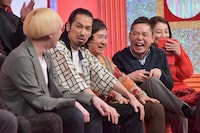 トークを繰り広げる爆笑問題、小池栄子、真空ジェシカ