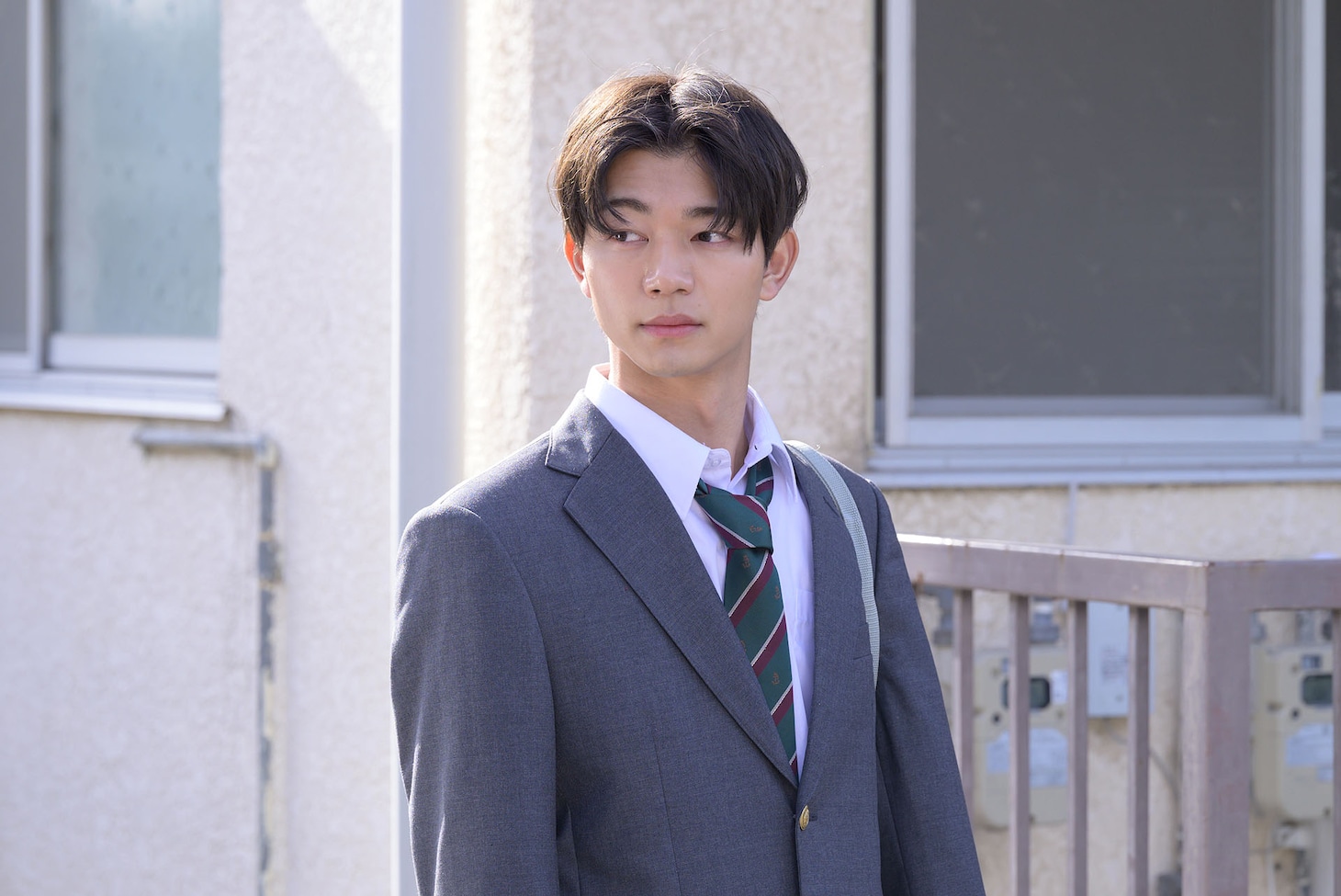 吉澤要人演じる、灰原千翠の同級生で学校内でいじめられている高校生・藍川護