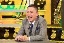 「芸人シンパイニュース」に出演する爆笑問題・太田