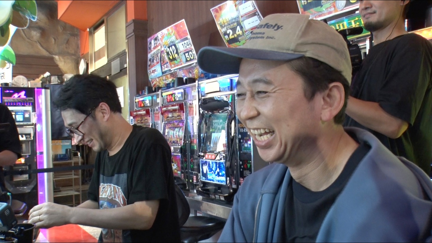 有吉弘行とシソンヌじろう