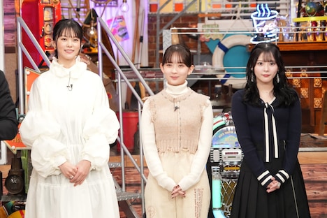 左から志田彩良、畑芽育、齊藤なぎさ