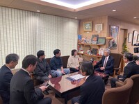 弘前市長との歓談中の様子