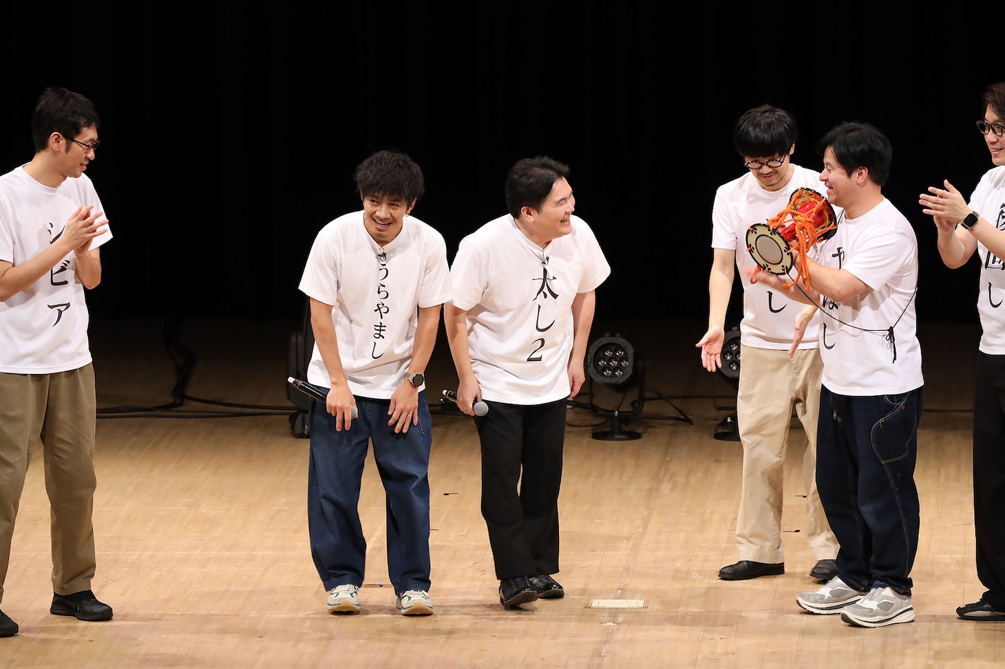 漫才を披露した“映画版タモンズ”の和田正人と駒木根隆介