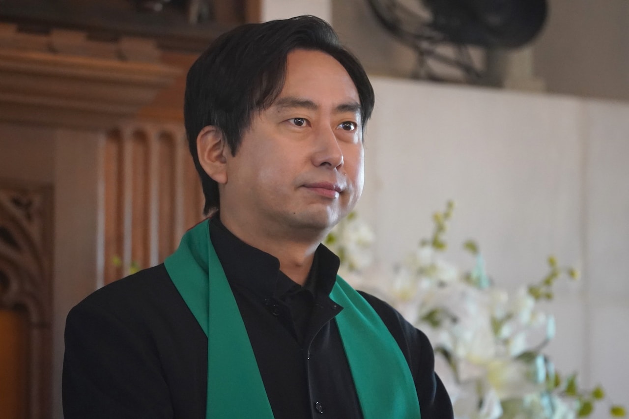 おいでやす小田、新ドラマ「私の知らない私」に神父役で参加していた