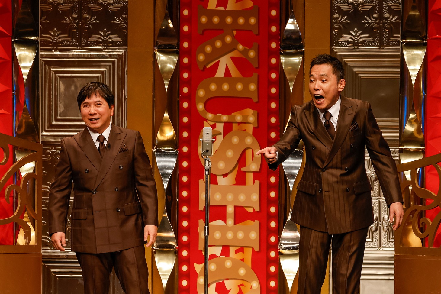 DVD「2024年度版 漫才 爆笑問題のツーショット」に出演する爆笑問題