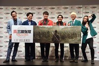 新作ゲーム「真・三國無双 ORIGINS」の完成発表会に“漫才界の三国志”としてゲスト出演したヤーレンズ、オズワルド、真空ジェシカ